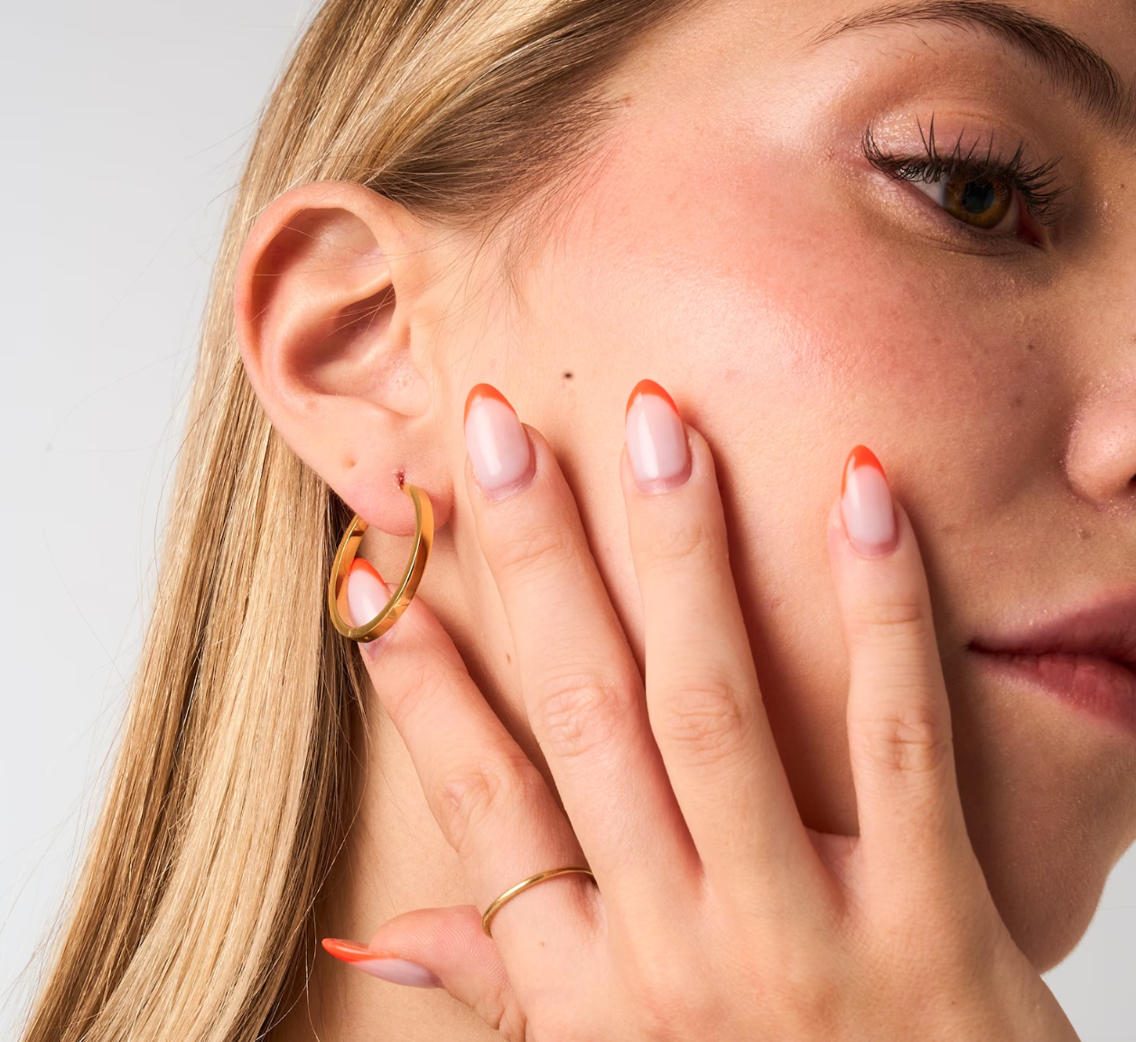 18K Gold Medium Thick Hoop Earrings